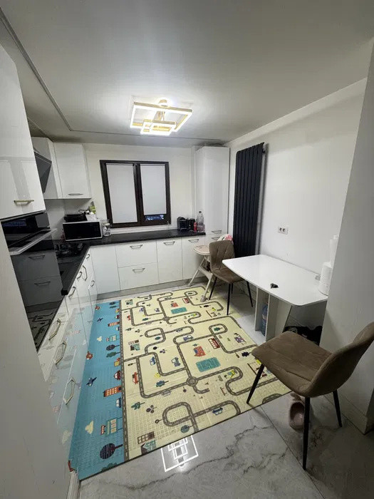 Apartament -2 camere - semidecomandat - Bulevardul Basarabia 