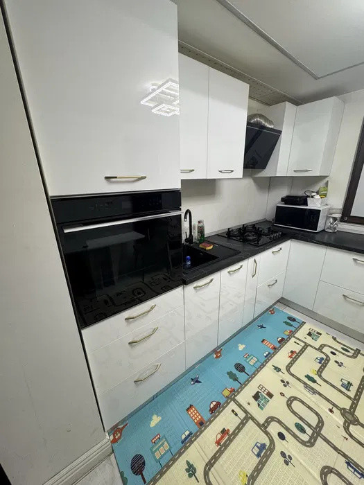 Apartament -2 camere - semidecomandat - Bulevardul Basarabia 