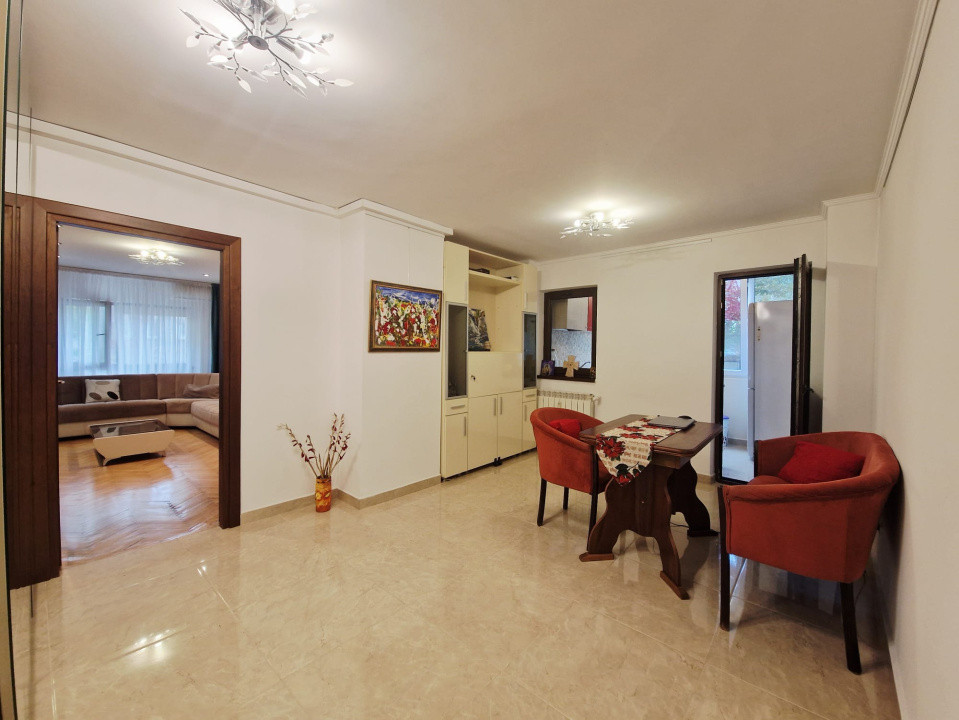 Apartament - 2 camere - semidecomandat - Calea Mosilor