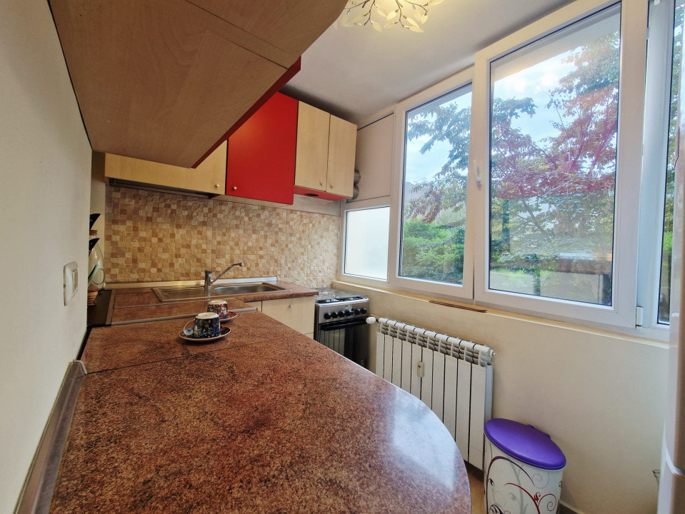 Apartament - 2 camere - semidecomandat - Calea Mosilor