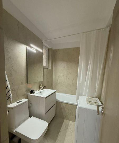 Apartament - 2 camere - semidecomandat - Mihai Bravu 