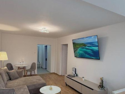 Apartament - 2 camere - semidecomandat - Mihai Bravu 