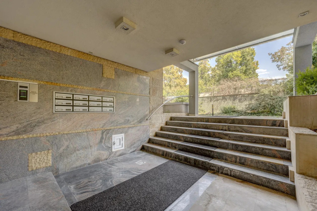 Apartament - 4 camere- parcare subterna- zona Primăverii