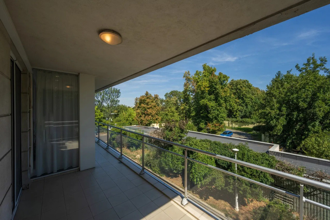 Apartament - 4 camere- parcare subterna- zona Primăverii