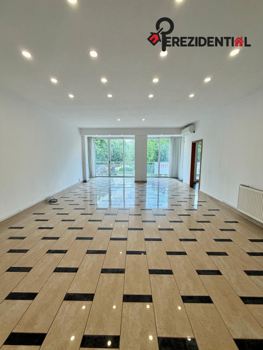 Apartament - 4 camere-3 bai- parcare subterna- zona Primăverii
