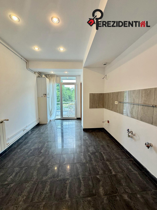 Apartament - 4 camere-3 bai- parcare subterna- zona Primăverii