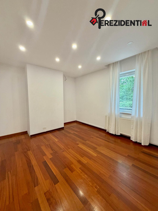 Apartament - 4 camere-3 bai- parcare subterna- zona Primăverii