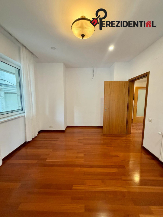 Apartament - 4 camere-3 bai- parcare subterna- zona Primăverii