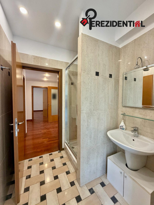 Apartament - 4 camere-3 bai- parcare subterna- zona Primăverii