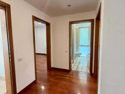 Apartament - 4 camere-3 bai- parcare subterna- zona Primăverii