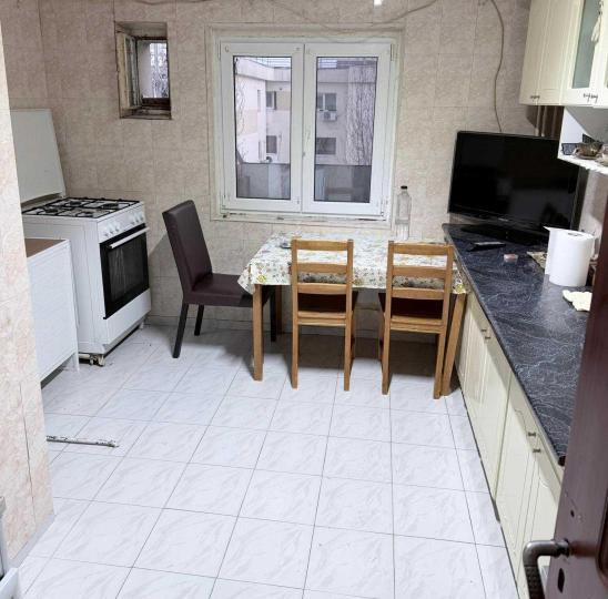 Apartament -3 camere - decomandat - Colentina 