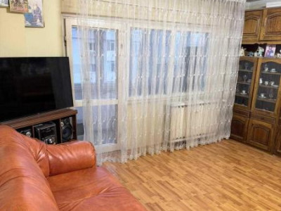 Apartament -3 camere - decomandat - Colentina 