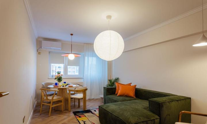 Apartament -4 camere - semidecomandat - Sos Pantelimon 