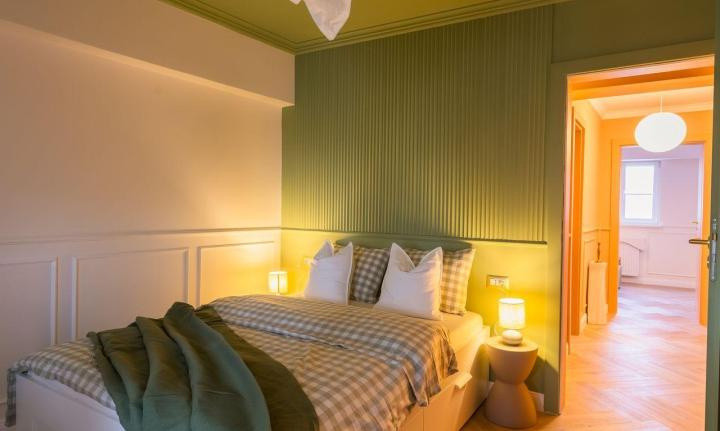 Apartament -4 camere - semidecomandat - Sos Pantelimon 