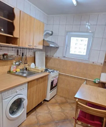 Apartament -3 camere - semidecomandat - Theodor Pallady 