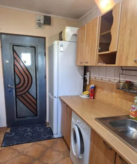 Apartament -3 camere - semidecomandat - Theodor Pallady 