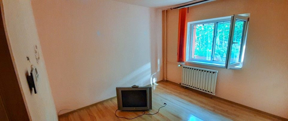 APARTAMENT 3 CAMERE-DRUMUL SARII-CALEA 13 SEPTEMBRIE-LICEUL ION BARBU