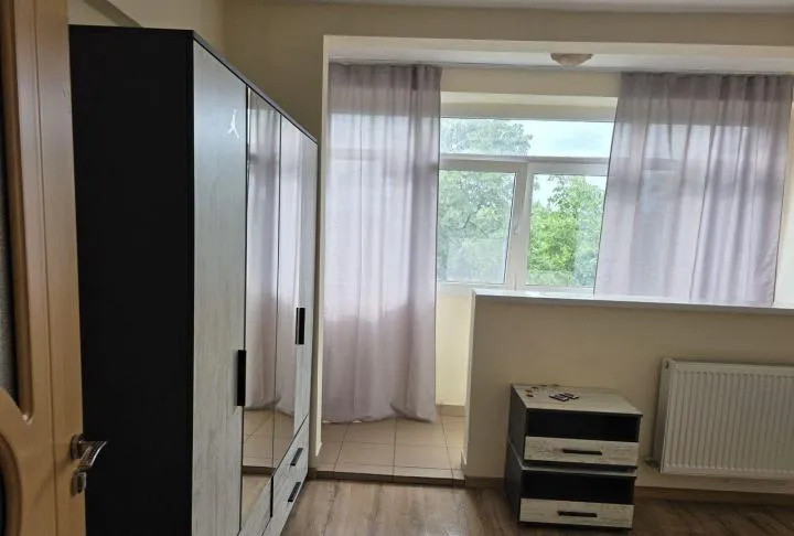 Apartament - 2 camere - decomandat - Tineretului 