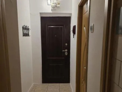 Apartament - 2 camere - decomandat - Tineretului 