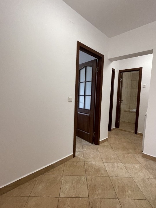 Apartament 2 camere - decomandat -zona Victoriei