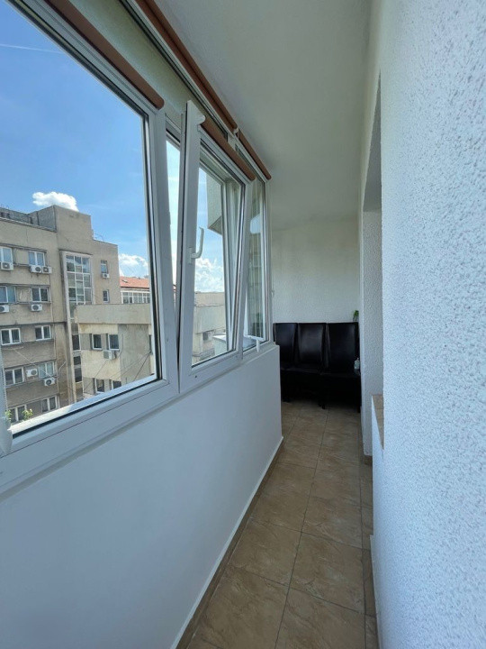 Apartament 2 camere - decomandat -zona Victoriei