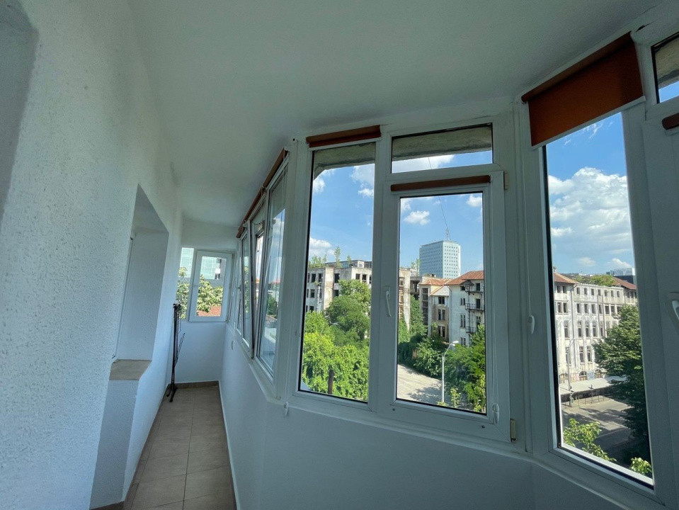 Apartament 2 camere - decomandat -zona Victoriei