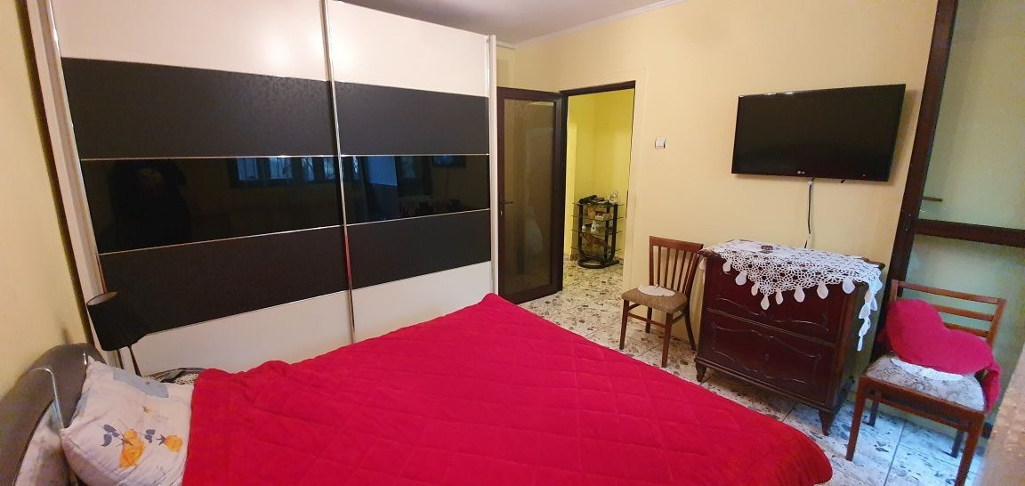 Apartament 2 camere decomandat la P/4 zona Titan cu loc de parcare