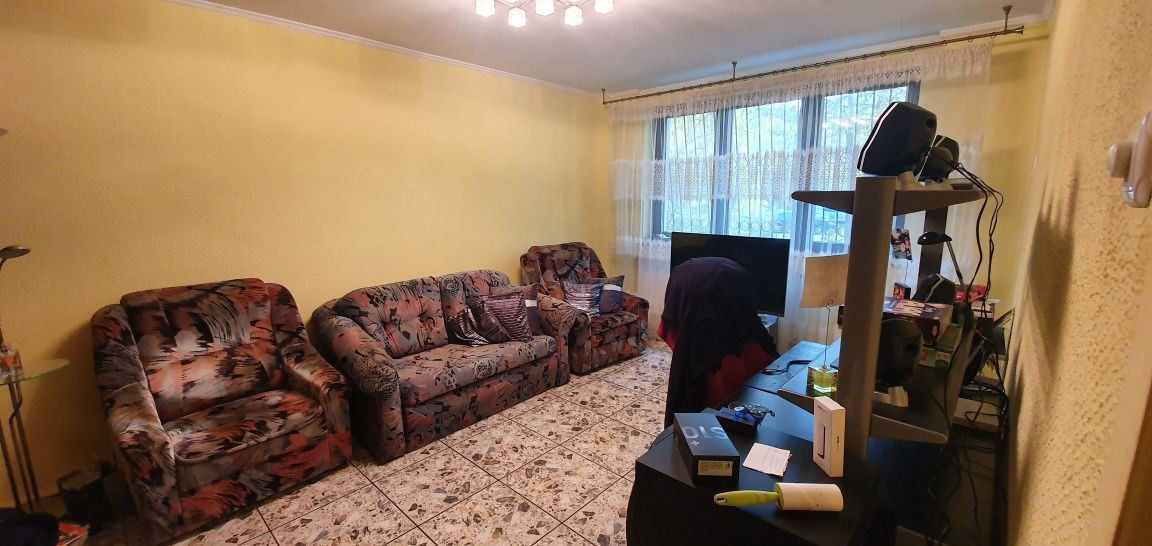 Apartament 2 camere decomandat la P/4 zona Titan cu loc de parcare