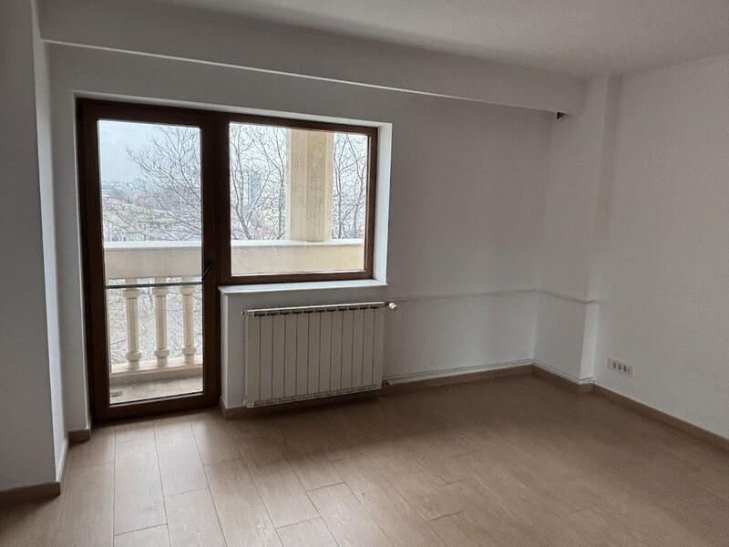 Apartament 3 camere-zona Libertatii - Constitutiei