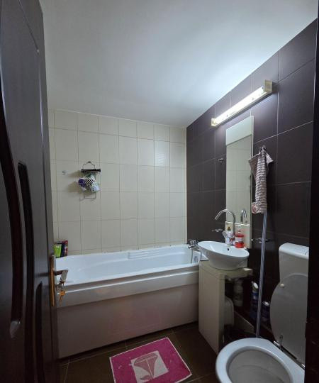 Apartament - 2 camere - decomandat - Titan 