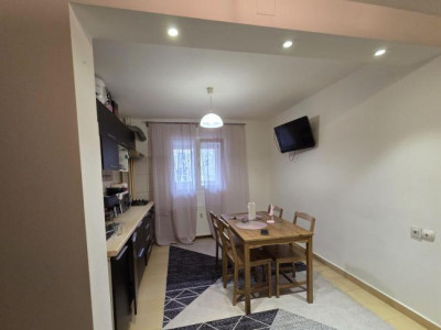 Apartament - 2 camere - decomandat - Titan 