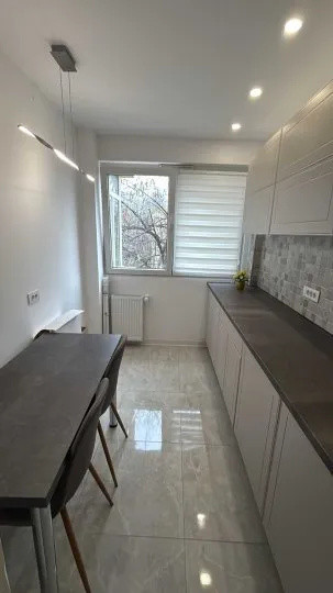 Apartament - 2 camere - semidecomandat - Titan 