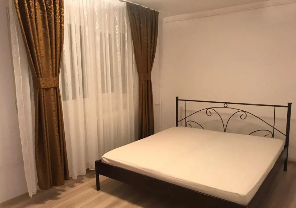 Apartament 3 camere mobilat, utilat