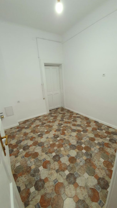 Apartament 4 camere - pretabil birouri - Ultracentral - Piata Romana