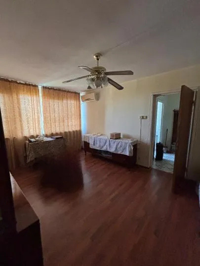 Apartament - 3 camere - semidecomandat -Constantin Brancoveanu 