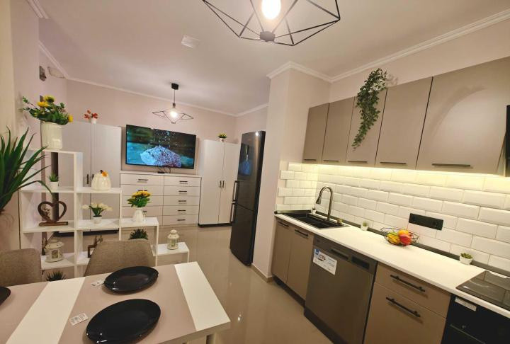 Apartament - 2 camere - decomandat - Tineretului 