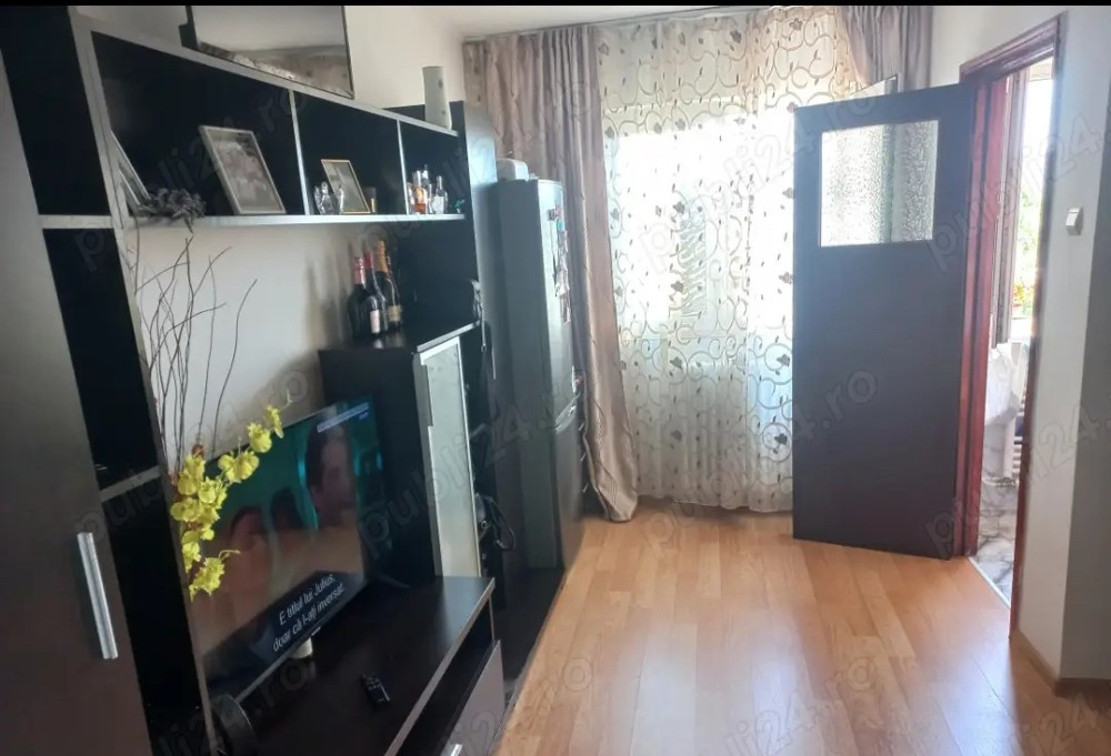 Garsoniera de vanzare - zona Auchan TItan