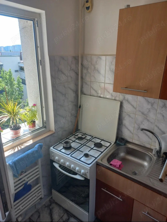 Garsoniera de vanzare - zona Auchan TItan