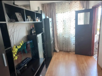 Garsoniera de vanzare - zona Auchan TItan