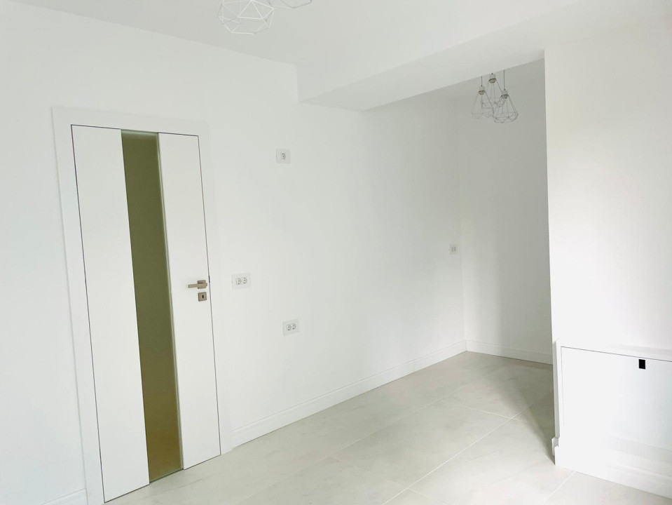 Apartament 8 camere-decomandat-zona Arcul de Triumf