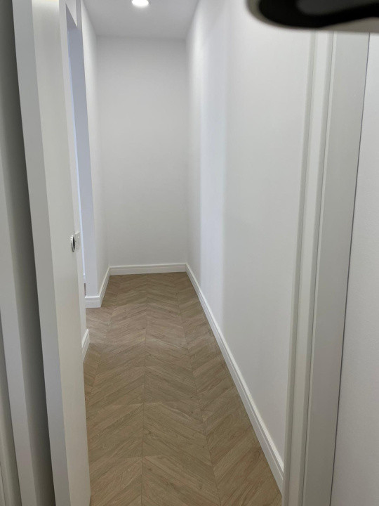 Apartament 8 camere-decomandat-zona Arcul de Triumf