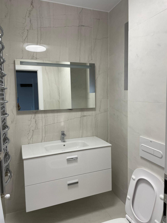 Apartament 8 camere-decomandat-zona Arcul de Triumf