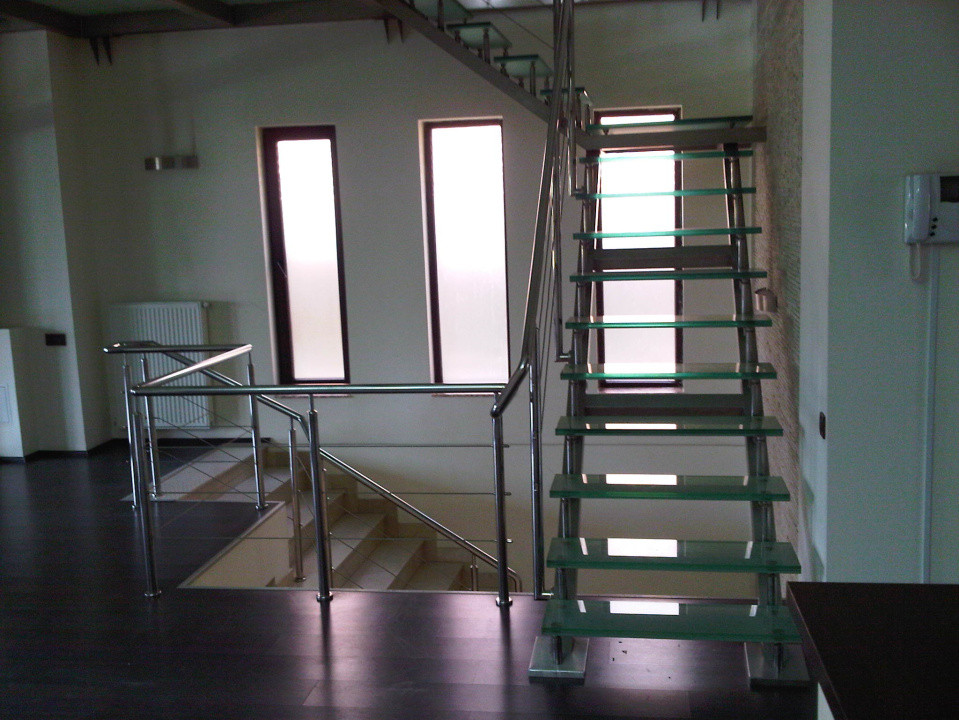 Apartament 8 camere-decomandat-zona Arcul de Triumf