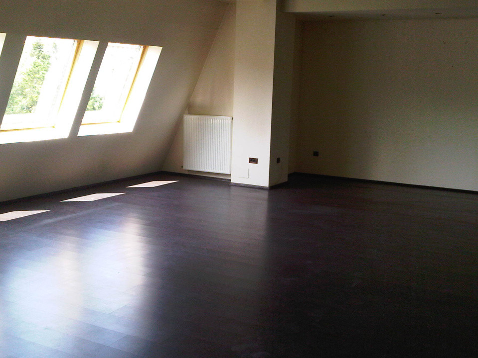 Apartament 8 camere-decomandat-zona Arcul de Triumf