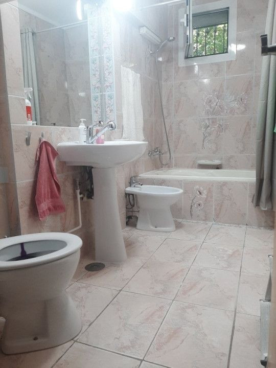 Apartament 4 camere - CENTRALA PROPRIE - BLOC ANVELOPAT - zona TITAN