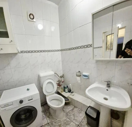 Apartament 2 camere- decomandat-zona Drumul Taberei