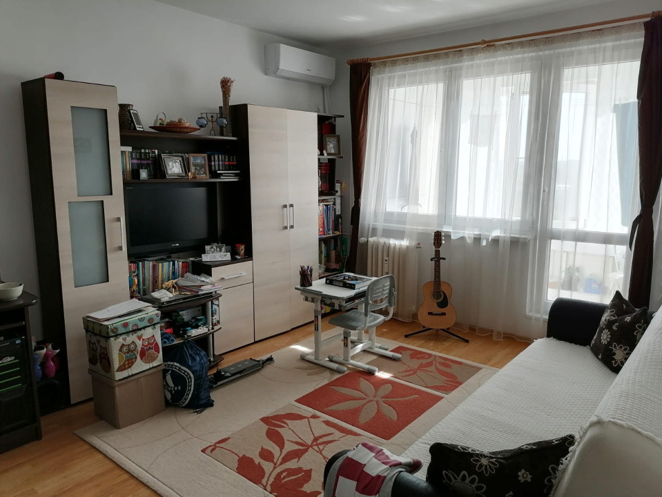 Apartament 2 camere decomandat – zona Titan
