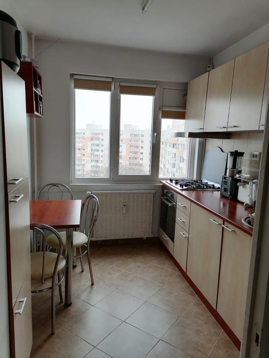 Apartament 2 camere decomandat – zona Titan