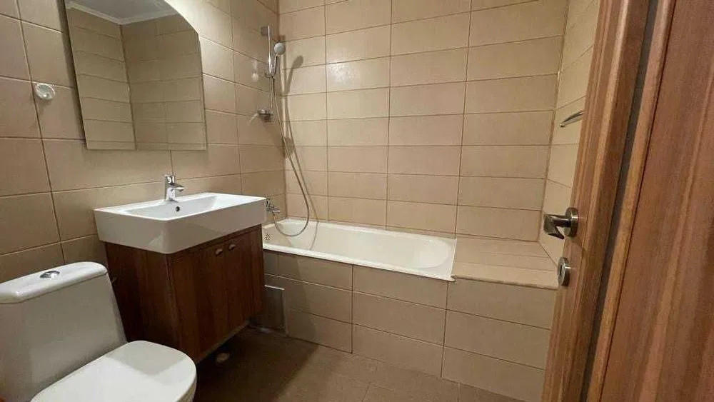 Apartament 3 camere-semidecomandat- zona TIneretului
