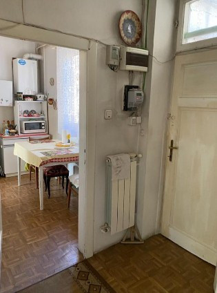 Apartament 3 camere - semidecomandat-zona Bulevardul Grivita